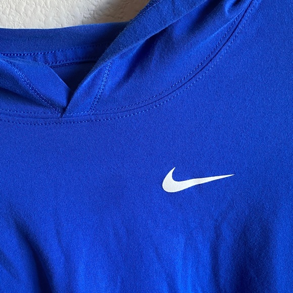 Nike Men's Royal Blue Dri-Fit Hoodie (lightweight) - Picture 7 of 13